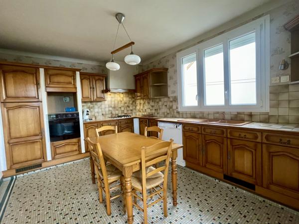 MAISON BOUGUENAIS BOURG