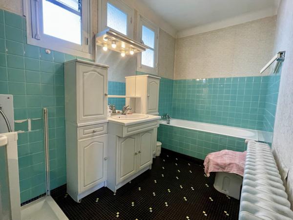 MAISON BOUGUENAIS BOURG