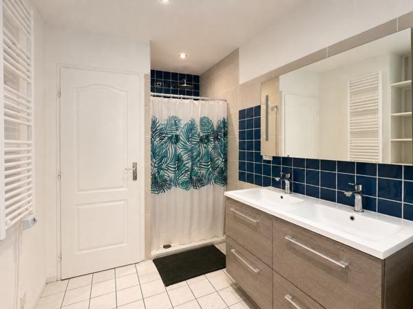 Maison 5 pièce(s) 4 chambre(s) 140 m²