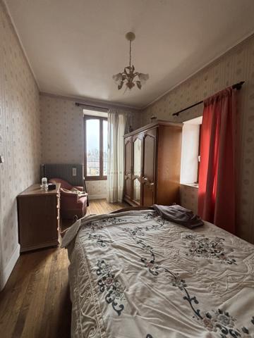 CHATILLON SUR SEINE :Maison de 110 m² proche du centre ville avec dépendance sur un terrain clôt de 600m² Châtillon-sur-Seine (21400)