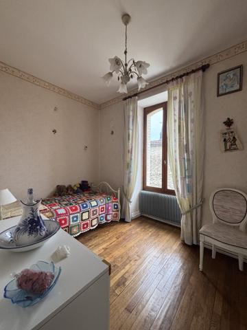 CHATILLON SUR SEINE :Maison de 110 m² proche du centre ville avec dépendance sur un terrain clôt de 600m² Châtillon-sur-Seine (21400)