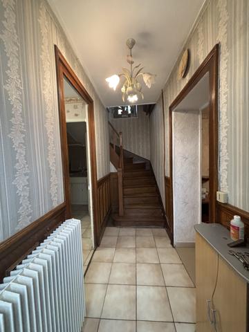 CHATILLON SUR SEINE :Maison de 110 m² proche du centre ville avec dépendance sur un terrain clôt de 600m² Châtillon-sur-Seine (21400)