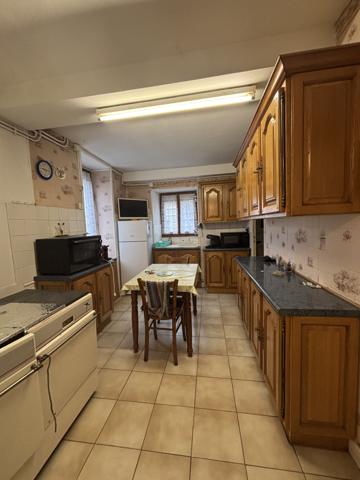 CHATILLON SUR SEINE :Maison de 110 m² proche du centre ville avec dépendance sur un terrain clôt de 600m² Châtillon-sur-Seine (21400)