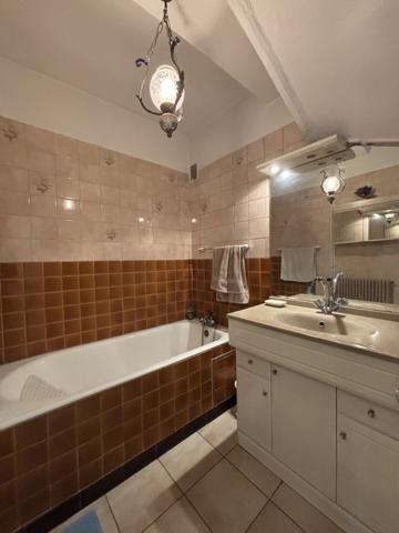 CHATILLON SUR SEINE :Maison de 110 m² proche du centre ville avec dépendance sur un terrain clôt de 600m² Châtillon-sur-Seine (21400)