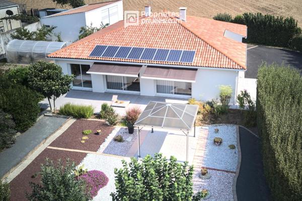 Maison Saint Andre De La Marche 6 pièce(s)