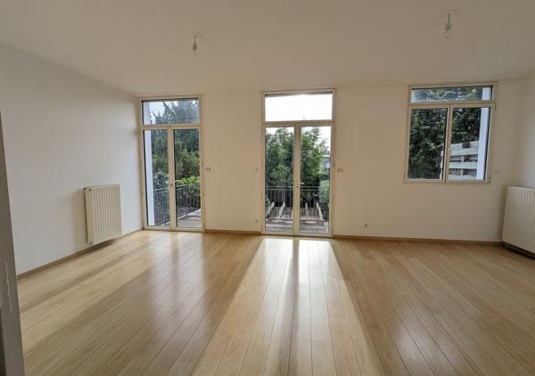 T4 AVEC TERRASSE ET PARKING - 60696