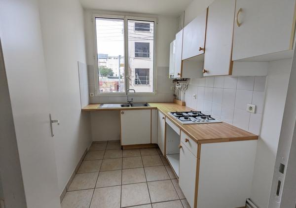 T4 AVEC TERRASSE ET PARKING - 60696