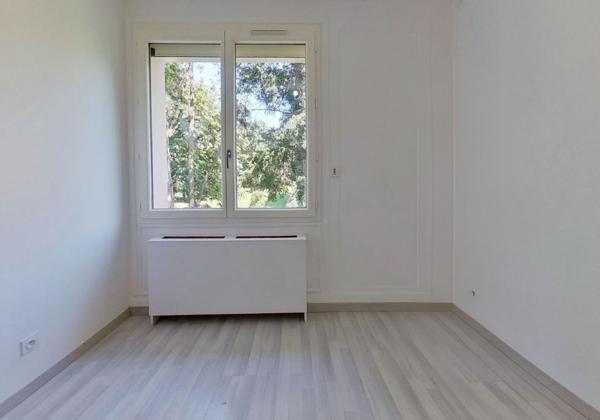 Appartement
         4 pièces
        - 95 m² Exclusivité 329 000 € *