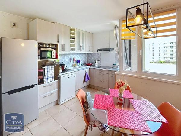 Appartement à vendre 4 pièces 83m² Élancourt (78990)