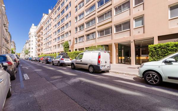 Appartement à vendre    4 pièces • 76,50 m2 Lyon 6