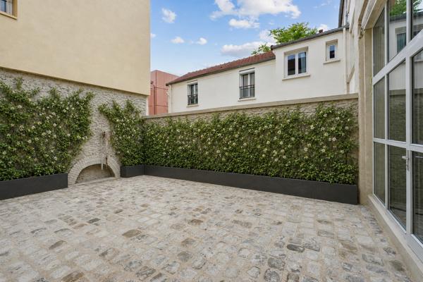 Ancienne grange du XIXe siècle entièrement climatisée réinventée en maison-loft d’architecte