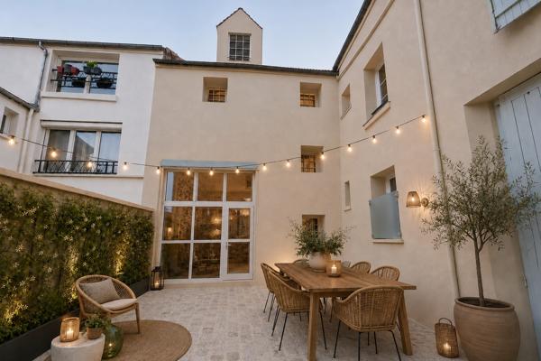 Ancienne grange du XIXe siècle entièrement climatisée réinventée en maison-loft d’architecte
