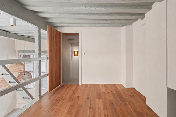 Ancienne grange du XIXe siècle entièrement climatisée réinventée en maison-loft d’architecte