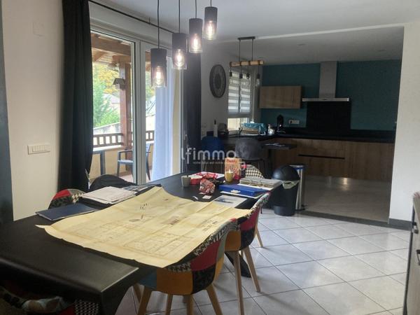 Propriété familiale, sur un secteur côté, Près de Saint-Avold.