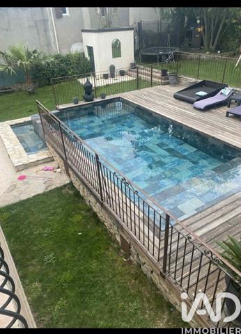 Maison à vendre 6 pièces 183 m² Nîmes