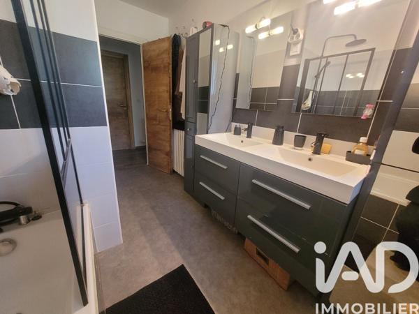 Maison à vendre 6 pièces 183 m² Nîmes