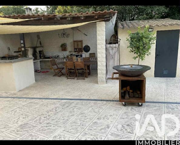 Maison à vendre 6 pièces 183 m² Nîmes