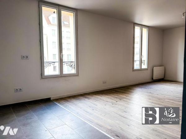 Duplex 63 m², 2 chambres, rénové, hyper centre Meaux, proche gare et commerces.