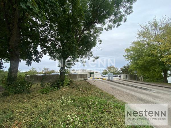 T2 / La Chaussée-Saint-Victor / ascenseur / cave privative / place de parking attitrée en sous-sol