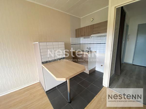 T2 / La Chaussée-Saint-Victor / ascenseur / cave privative / place de parking attitrée en sous-sol