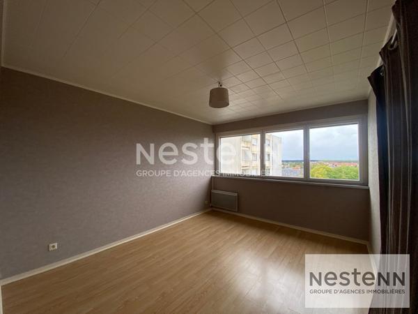 T2 / La Chaussée-Saint-Victor / ascenseur / cave privative / place de parking attitrée en sous-sol