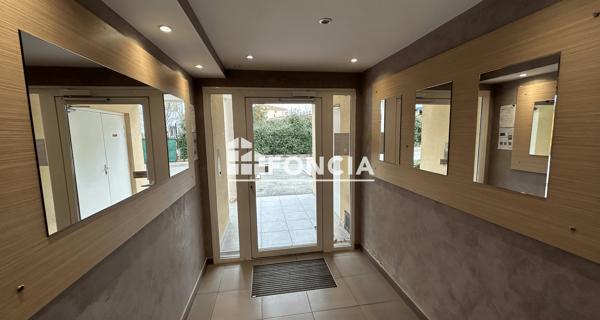 À vendre Appartement 3 pièces 55 m² - Le Luc 83340