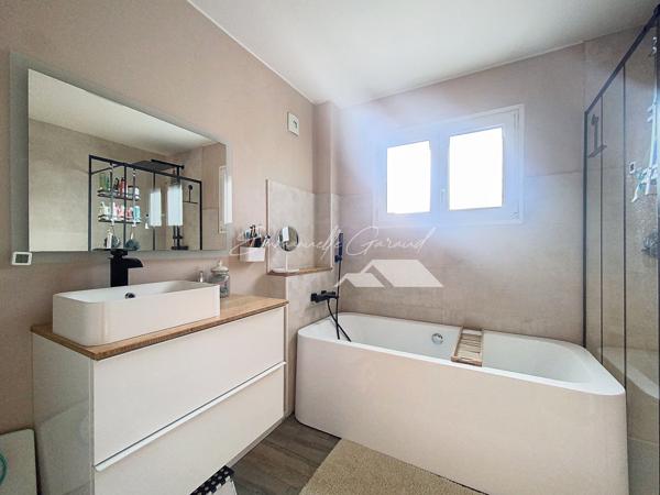 Millau (12100) Maison contemporaine cherche nouvelle vie de famille !