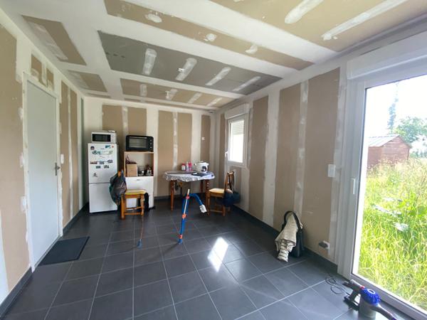 À vendre à Merdrignac, maison neuve , de plain-pied et conforme aux normes PMR.