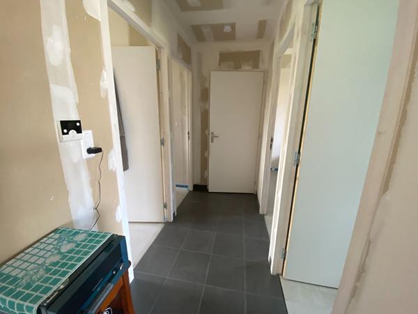 À vendre à Merdrignac, maison neuve , de plain-pied et conforme aux normes PMR.