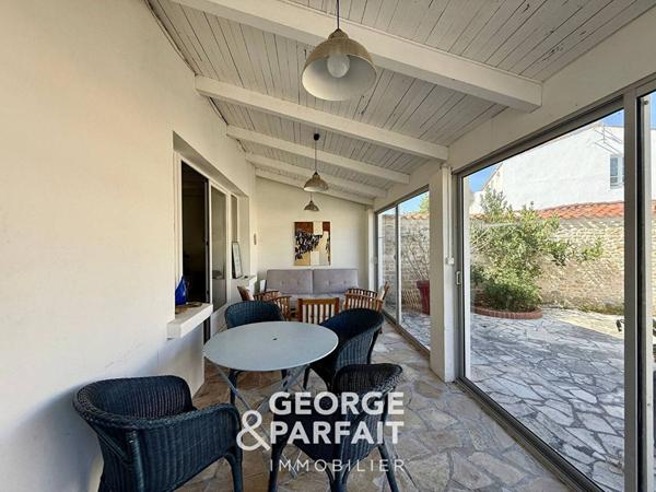 Maison centre village Loix 5 pièces 120m²