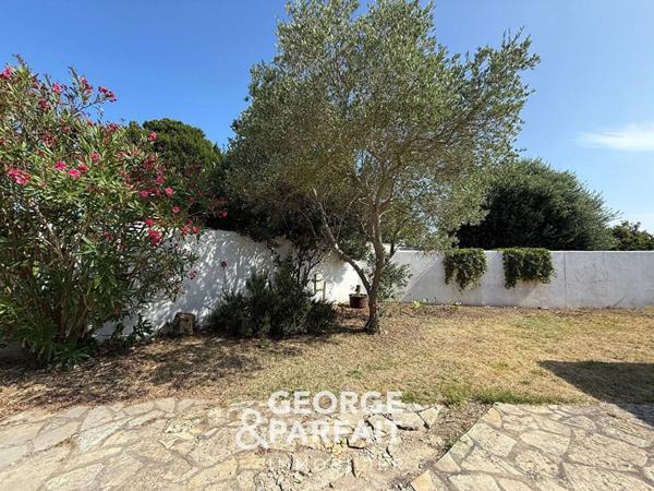 Maison centre village Loix 5 pièces 120m²