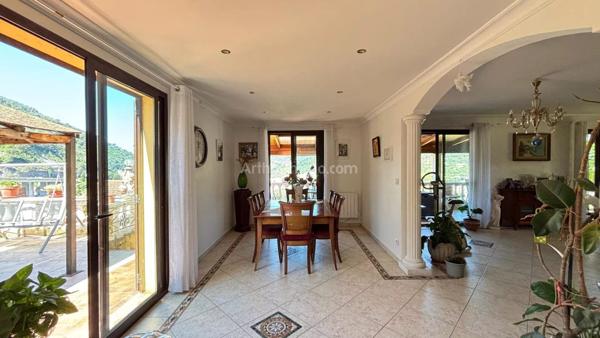 Vente Maison 5 pièces 154 m2 à La Trinité