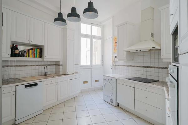 Appartement Paris 7e - CHAMP DE MARS