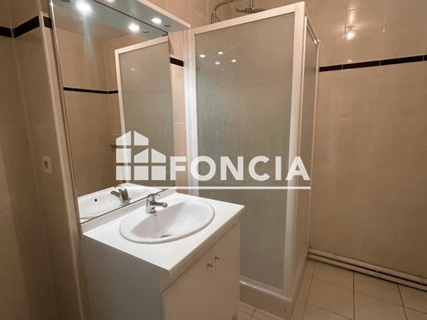Location Appartement 2 pièces 39.8 m² - 2 RUE DU GENERAL WALKER Chartres 28000