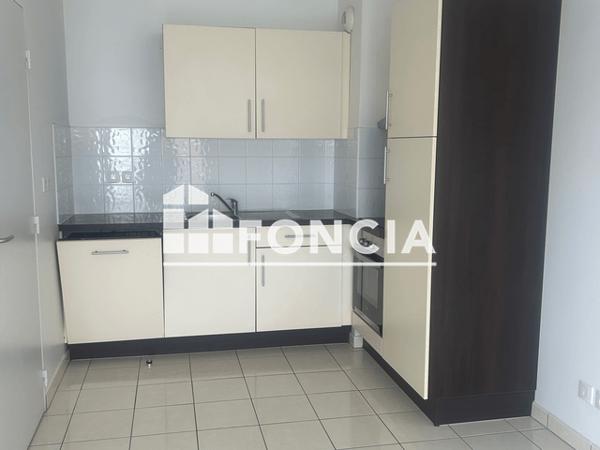 Location Appartement 2 pièces 39.8 m² - 2 RUE DU GENERAL WALKER Chartres 28000