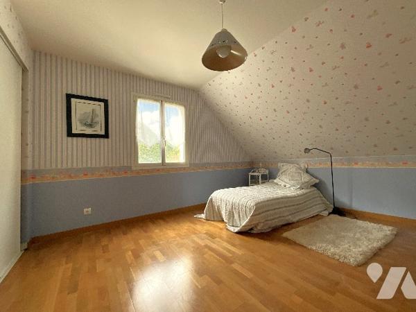 SAINT ANTOINE DU ROCHER (37360) - Maison contemporaine au bord du golf Ardrée