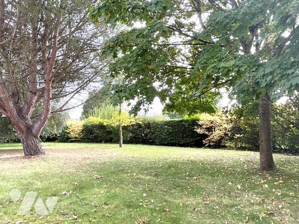 SAINT ANTOINE DU ROCHER (37360) - Maison contemporaine au bord du golf Ardrée