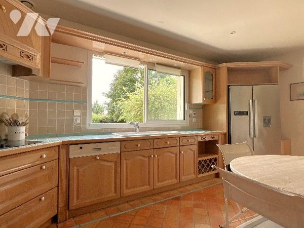 SAINT ANTOINE DU ROCHER (37360) - Maison contemporaine au bord du golf Ardrée