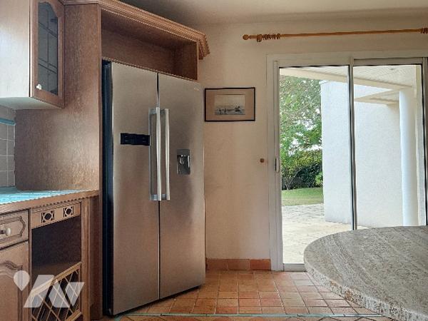 SAINT ANTOINE DU ROCHER (37360) - Maison contemporaine au bord du golf Ardrée