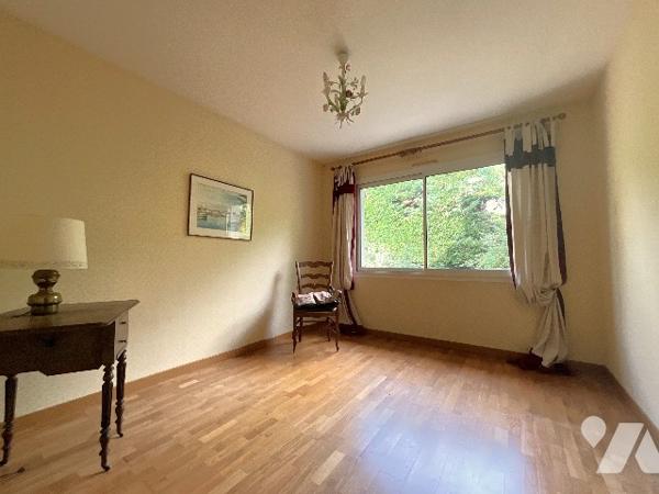 SAINT ANTOINE DU ROCHER (37360) - Maison contemporaine au bord du golf Ardrée