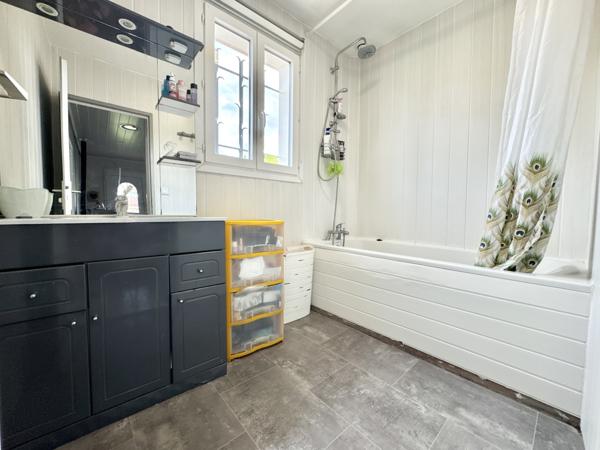 Maison de plain pied avec piscine  Saint-Sylvestre-sur-Lot (47140)