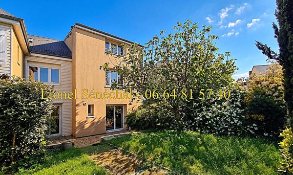 Maison de ville 10 pièces de 200 m2 à Le Mans quartier Le Pré / Madeleine