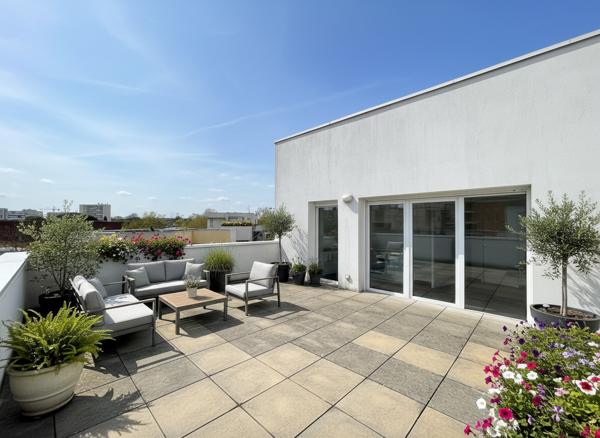 Appartement 3 Pièces 65 m2 avec Terasse et Parking