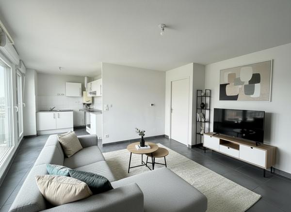 Appartement 3 Pièces 65 m2 avec Terasse et Parking