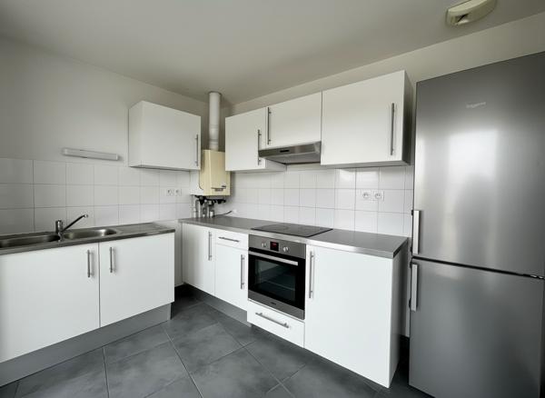 Appartement 3 Pièces 65 m2 avec Terasse et Parking