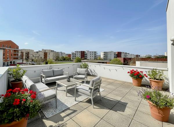 Appartement 3 Pièces 65 m2 avec Terasse et Parking