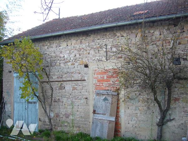 GRANGE-ATELIER SUR 500  M² PROCHE CENTRE VILLE LAPALISSE