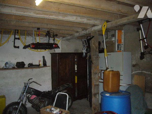 GRANGE-ATELIER SUR 500  M² PROCHE CENTRE VILLE LAPALISSE