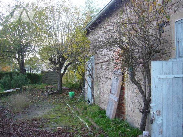 GRANGE-ATELIER SUR 500  M² PROCHE CENTRE VILLE LAPALISSE