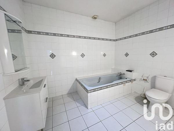 Duplex 7 pièces de 194 m² à AUNEAU (28700)